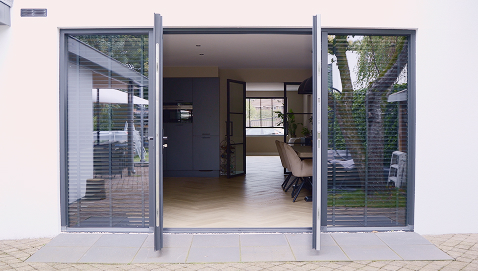 Overzicht van de HMB Multipoint Deluxe sluitlijst – productcommercial dubbele deuren