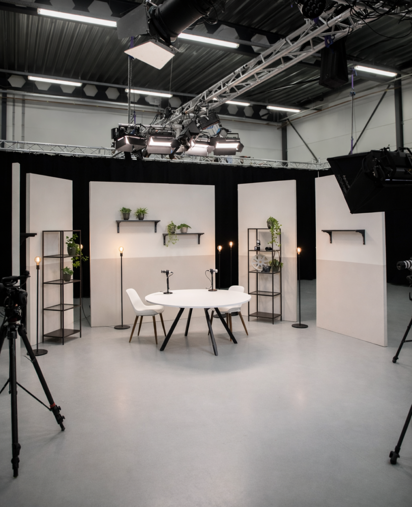 Filmstudio met set op maat te huur in de buurt van Dordrecht
