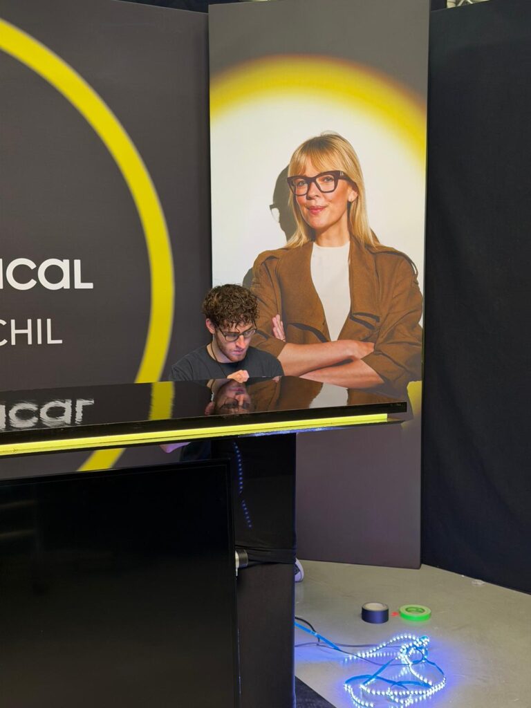 Opbouw filmset voor Livestream GrandOptical