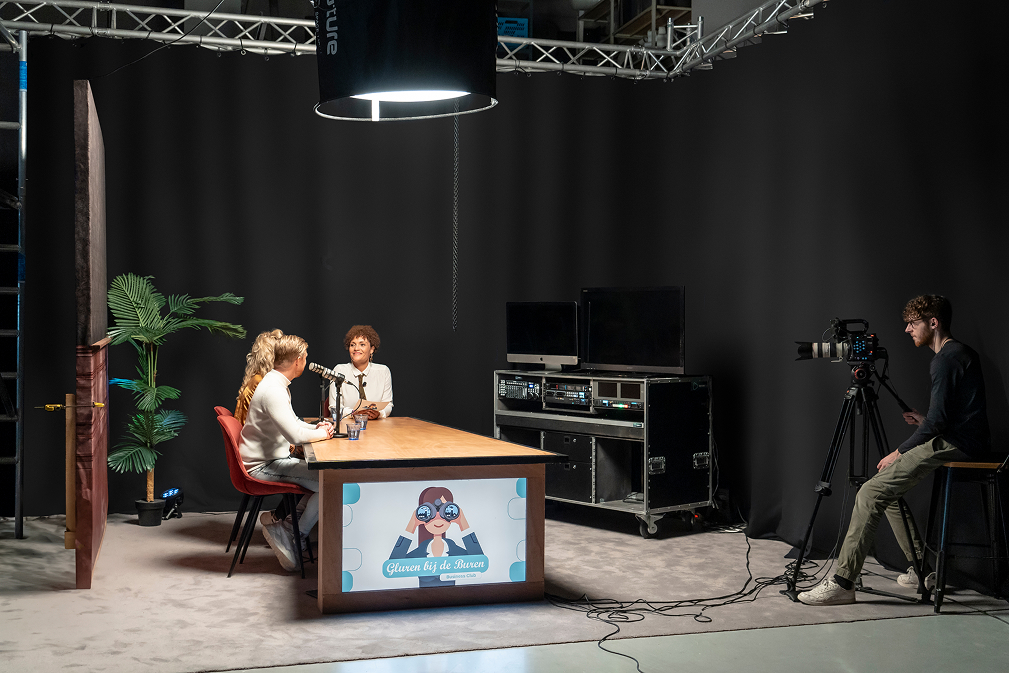 Podcast opstelling in studio Revontuli in de buurt van Roosendaal