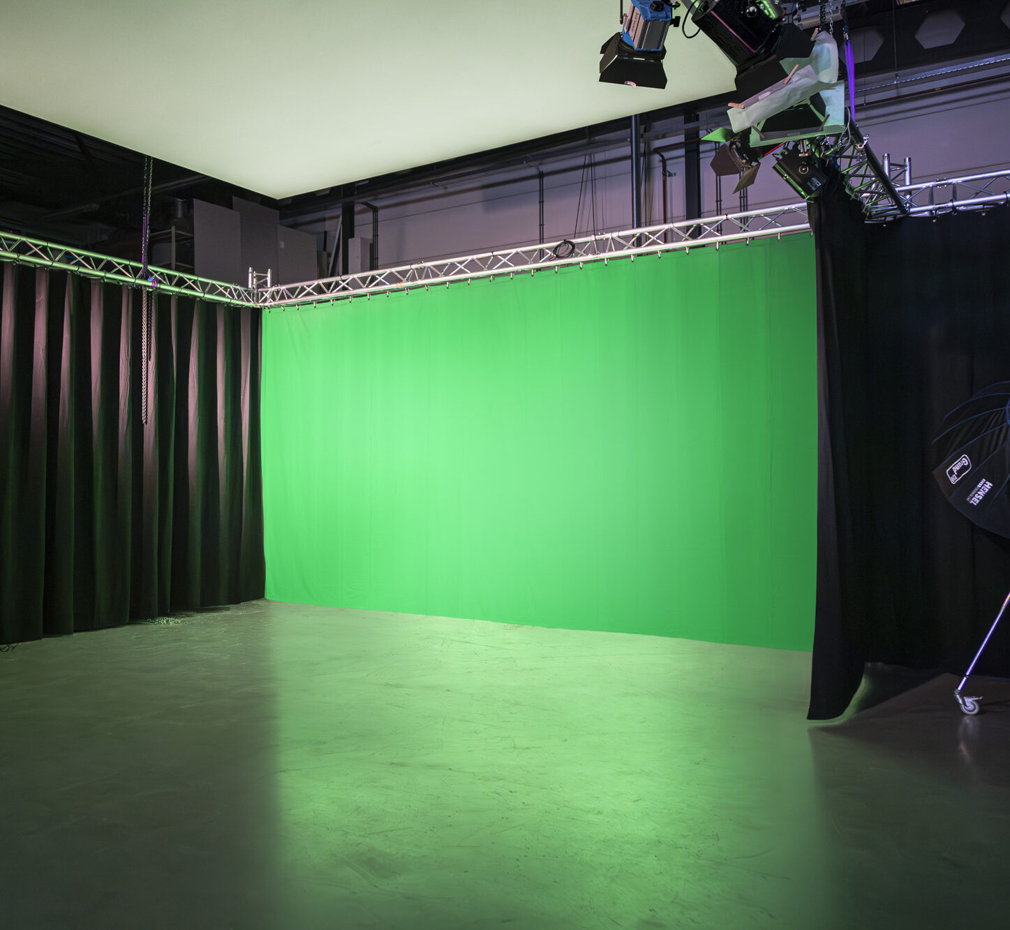 Huur een filmstudio in de buurt van Almere bij Revontuli