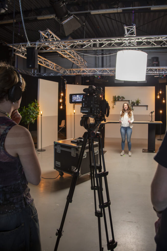 Filmstudio in de buurt van Almere te huur per dagdeel voor podcast video en fotografie