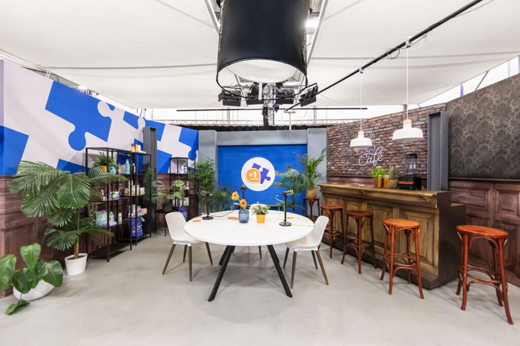Filmstudio huren met filmset op maat