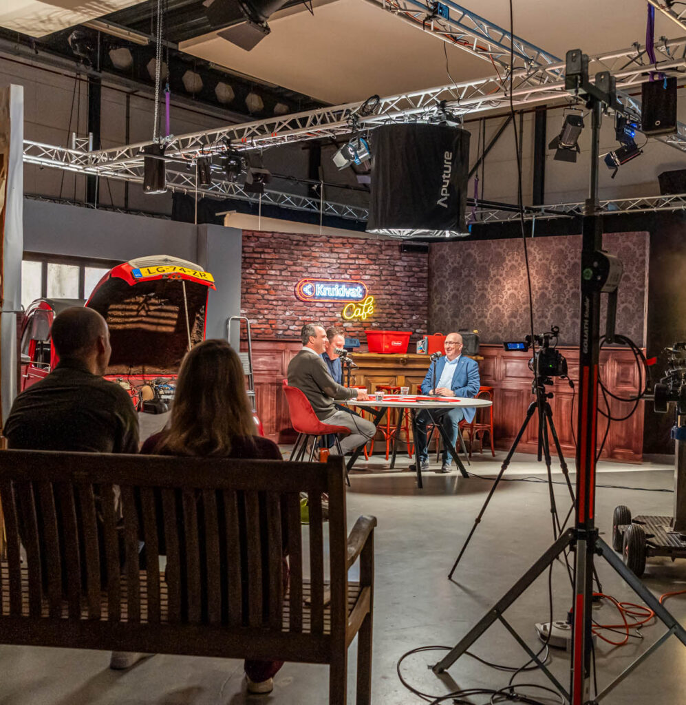 Filmstudio nabij Delft voor podcast interview bedrijdsfilm