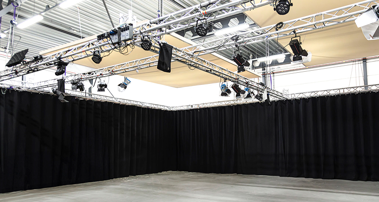 Huur een grote, lege filmstudio in IJsselstein